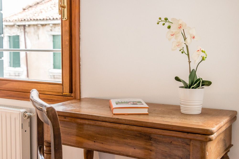 Venezia Spirito Santo Canal View Apartment, 2 Bedrooms 21