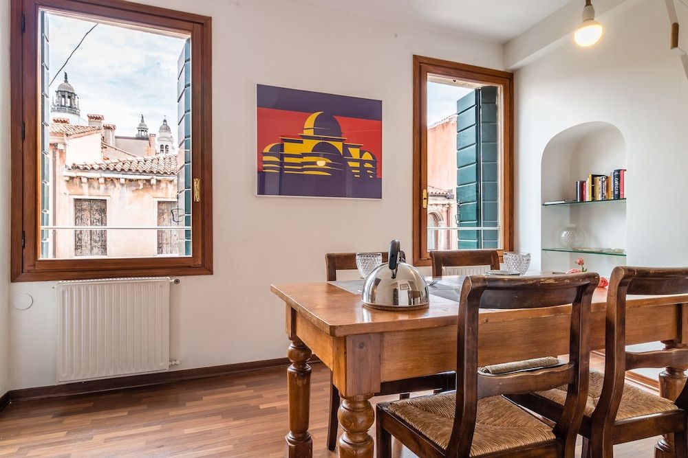 Venezia Spirito Santo Canal View Apartment, 2 Bedrooms 33