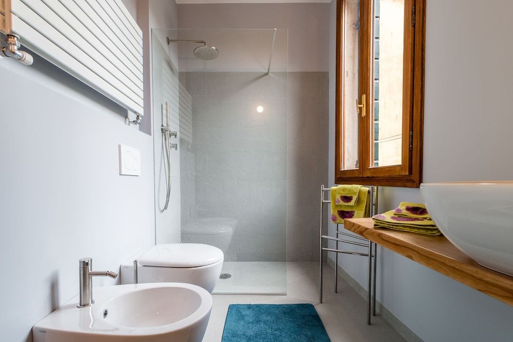 Venezia Spirito Santo Canal View Apartment, 2 Bedrooms 16