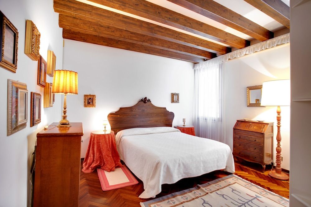 Marzo 22 - WR Apartments Apartment, 2 Bedrooms 4