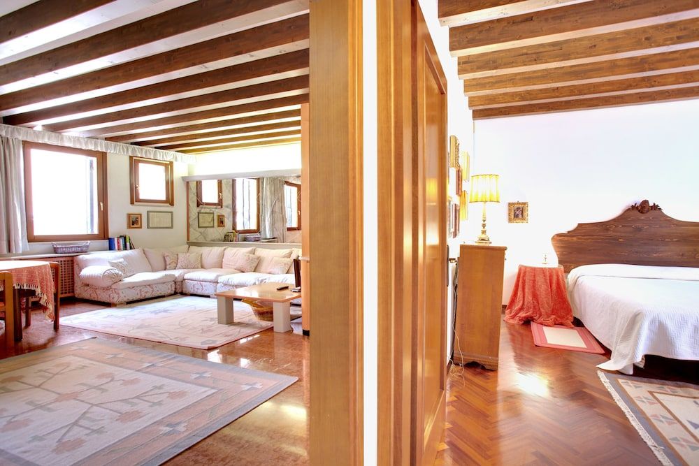 Marzo 22 - WR Apartments Apartment, 2 Bedrooms 14