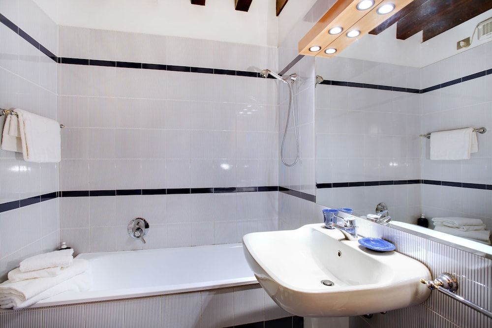 Marzo 22 - WR Apartments Apartment, 2 Bedrooms 12