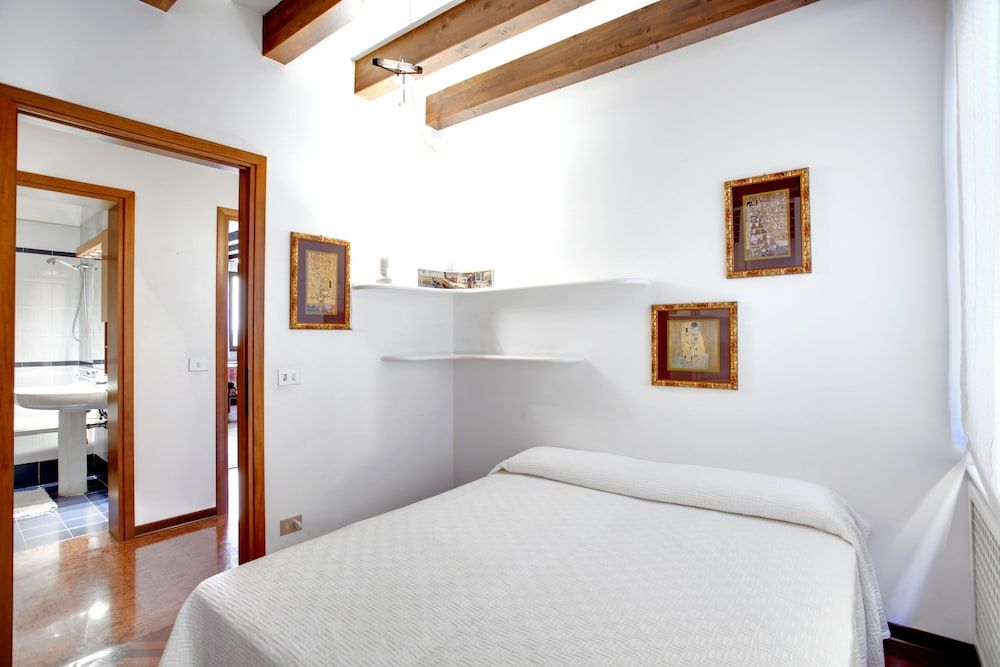 Marzo 22 - WR Apartments Apartment, 2 Bedrooms 5