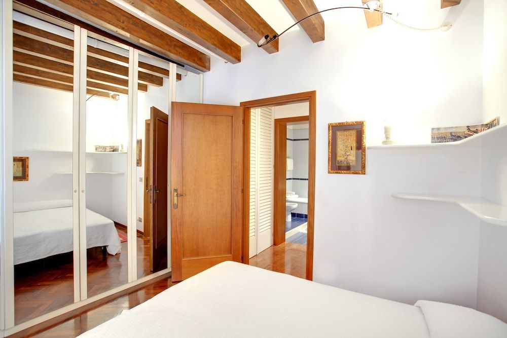 Marzo 22 - WR Apartments Apartment, 2 Bedrooms 9