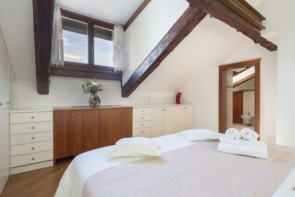 Ve.N.I.Ce Cera Angels's Attic Standard Apartment, 2 Bedrooms 6