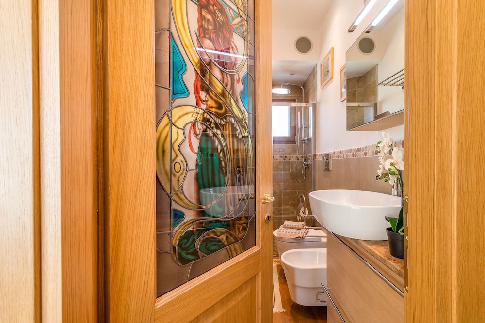 Sunny Canal View in Venice Chic Movida Apartment, 1 Bedroom 30