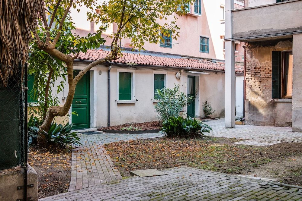 undefined The Love Hut by Santa Lucia Station 3