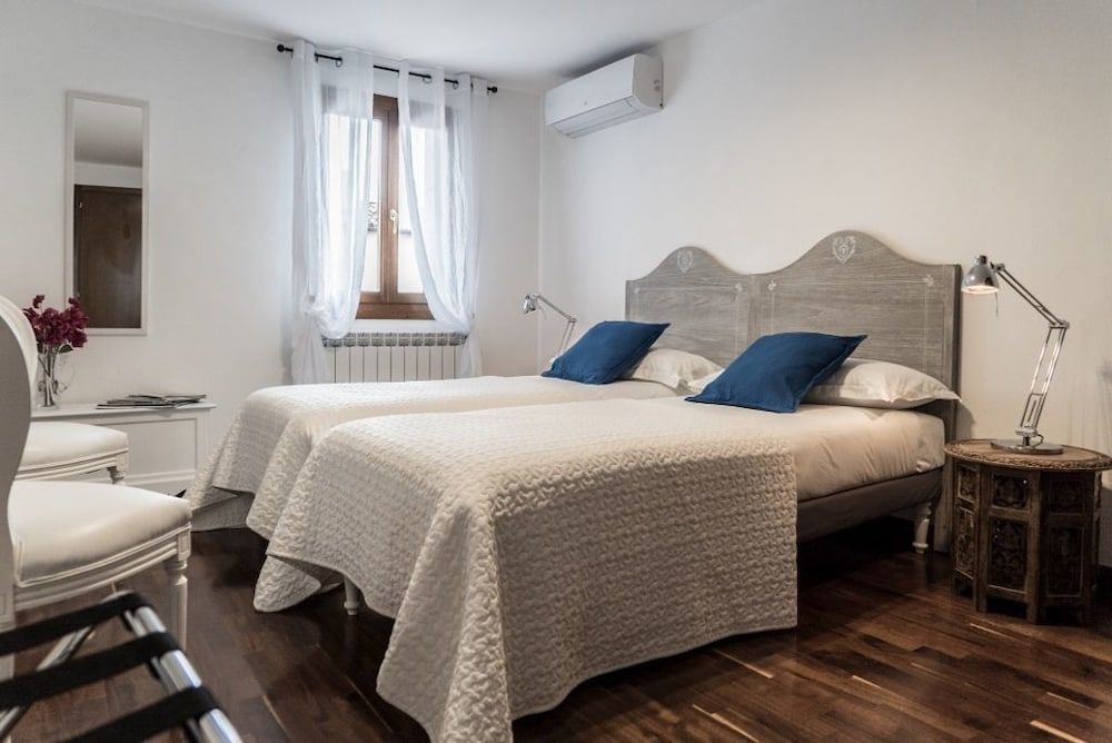 undefined Mansarda Magritte 7