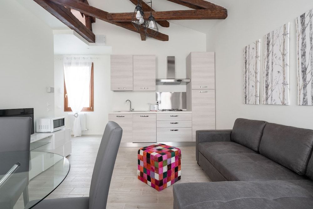 Apartments in San Marco with Canal View Deluxe Apartment, 2 Bedrooms, Canal View (2 - Check-in online) 15