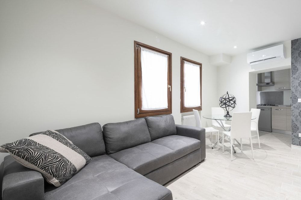 undefined Apartments in San Marco with Canal View 7