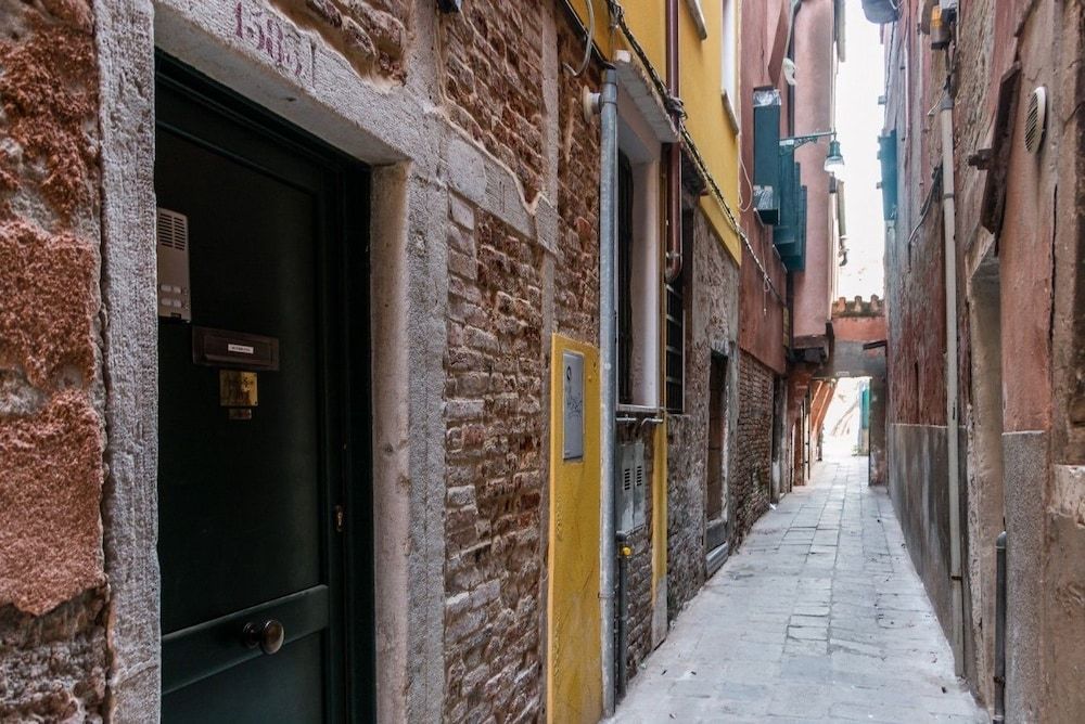 undefined Biennale 1585 3