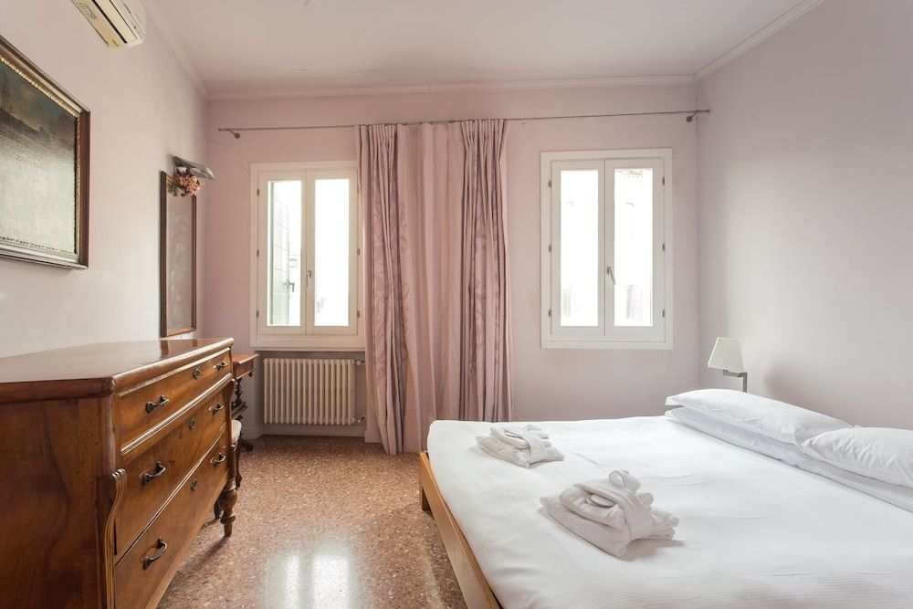 undefined Venezia - Fondamenta San Felice 4