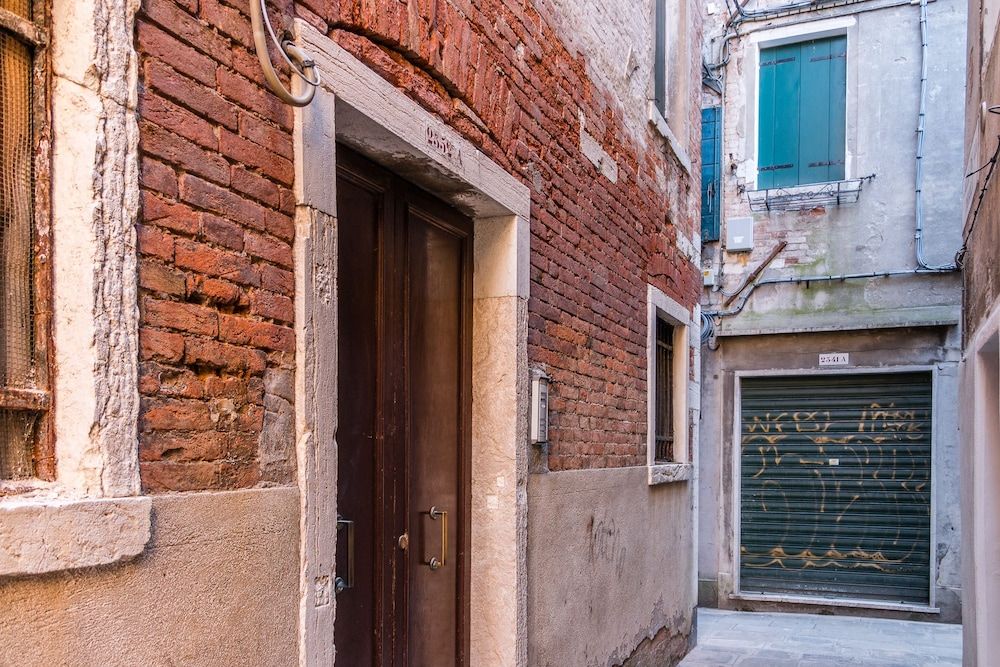 undefined Arsenale 2352 Home Library by Biennale