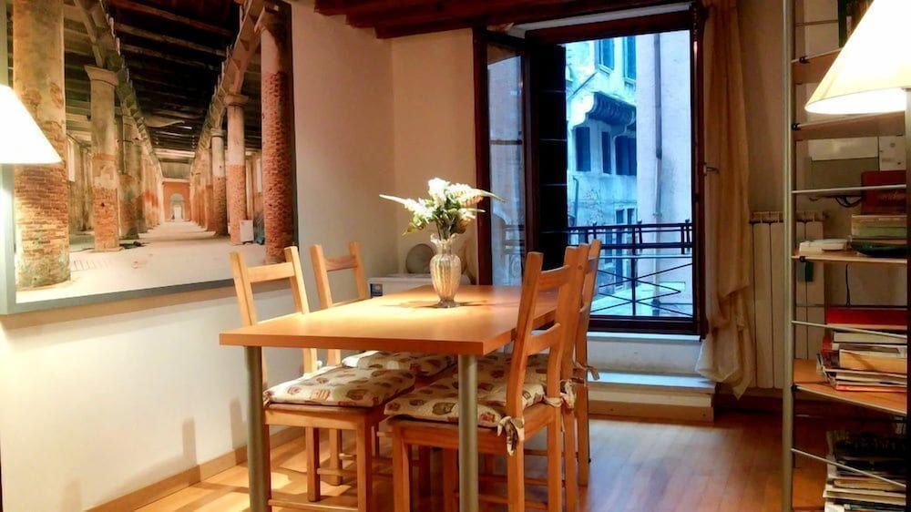 Grimaldi Apartments - Colombina Apartment, 1 Bedroom, Canal View 2