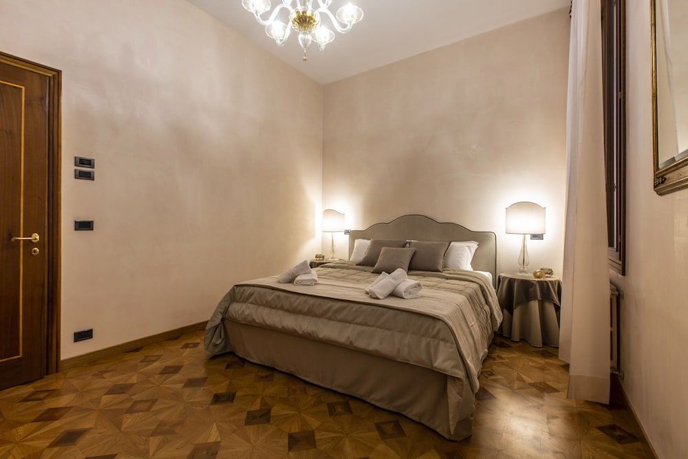 undefined Marco Polo Deluxe R&R