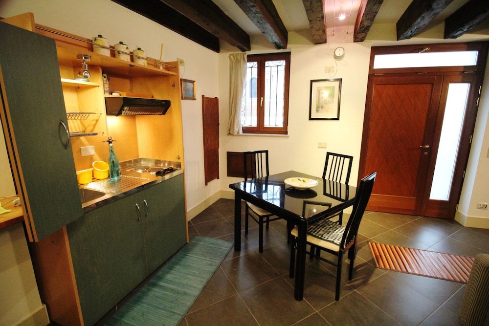 undefined Venezianamente - Casa dei Leoni Canal