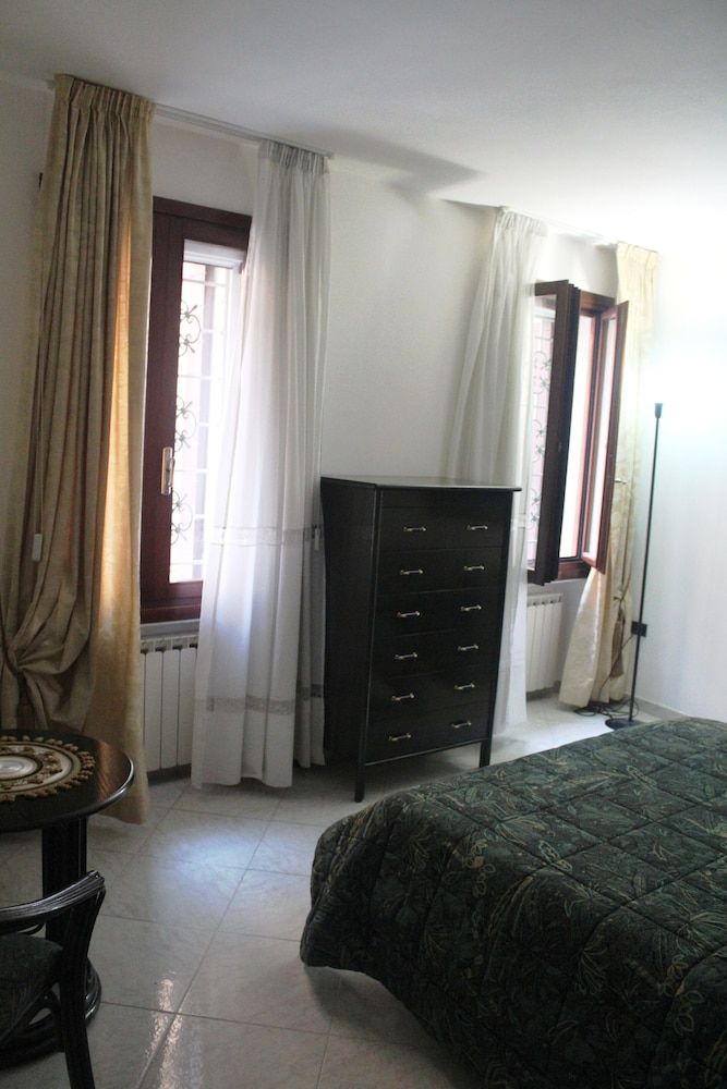 Venezianamente-Casa della Crea Canal Apartment, 2 Bedrooms 13