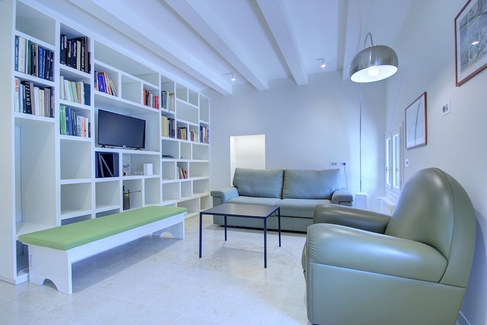 GrandCanal-Green Exclusive Apartment, 1 Bedroom, Canal View, Ground Floor 10