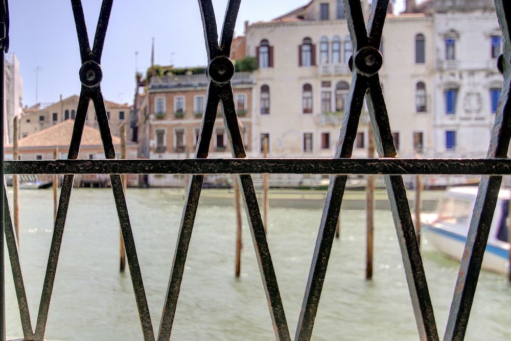 GrandCanal-Green Exclusive Apartment, 1 Bedroom, Canal View, Ground Floor 11