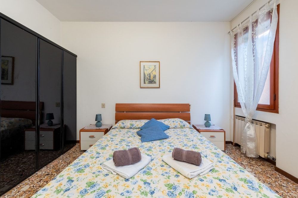 undefined Lovely Canal View 3