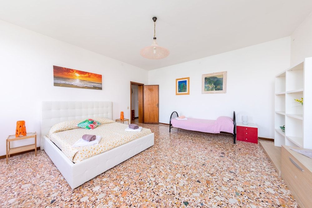 undefined Lovely Canal View 6