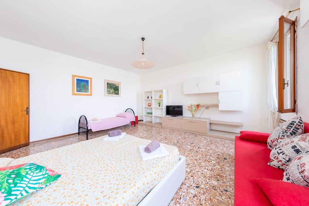 undefined Lovely Canal View 5