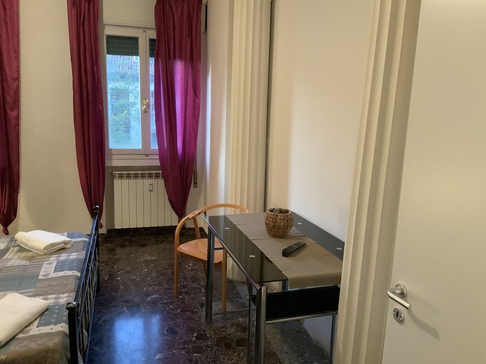 Venice Sweet Home Comfort Double Room, Shared Bathroom 5
