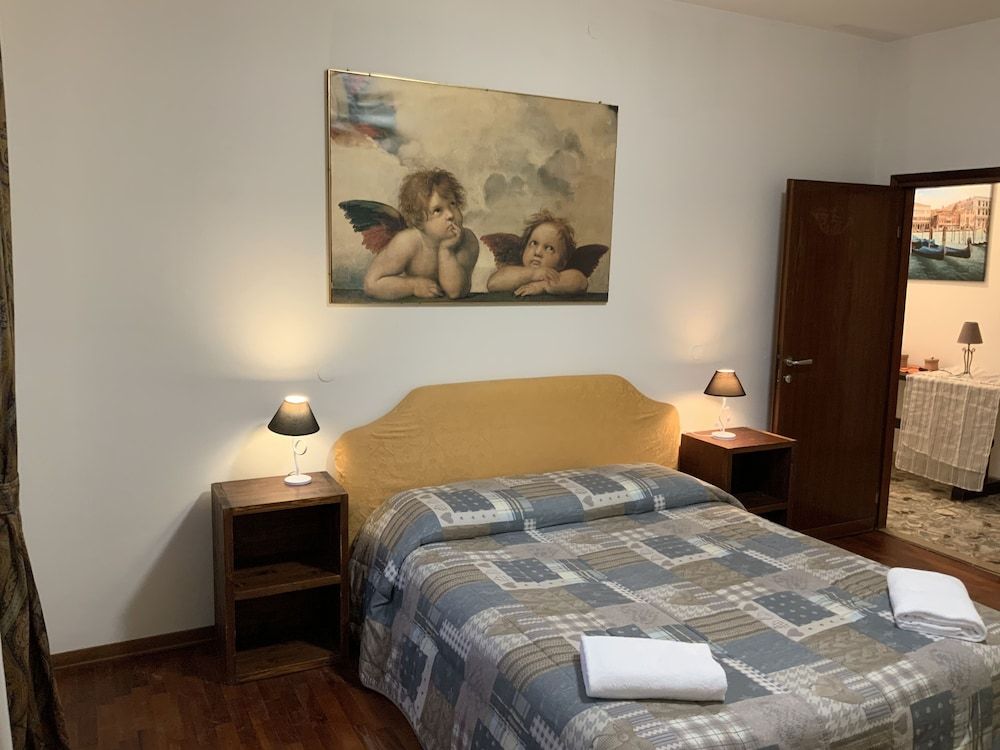 undefined Venice Sweet Home 8