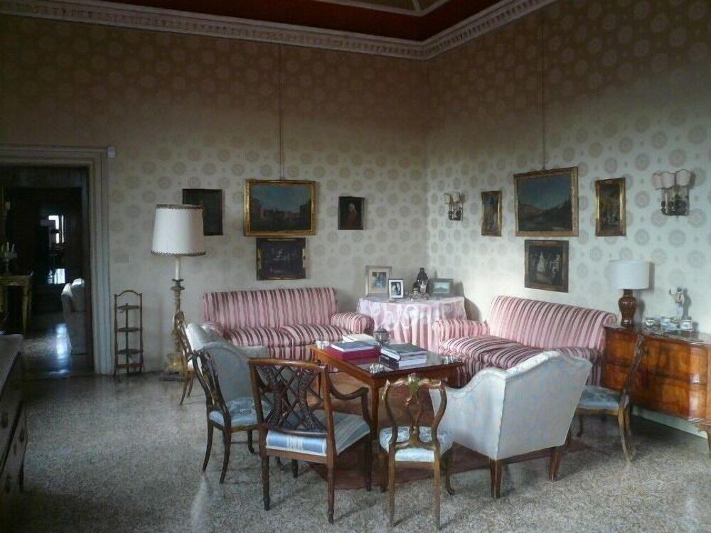 undefined Luxurious Palazzo in Venice in the Rialto Area With Housekeepercook 7