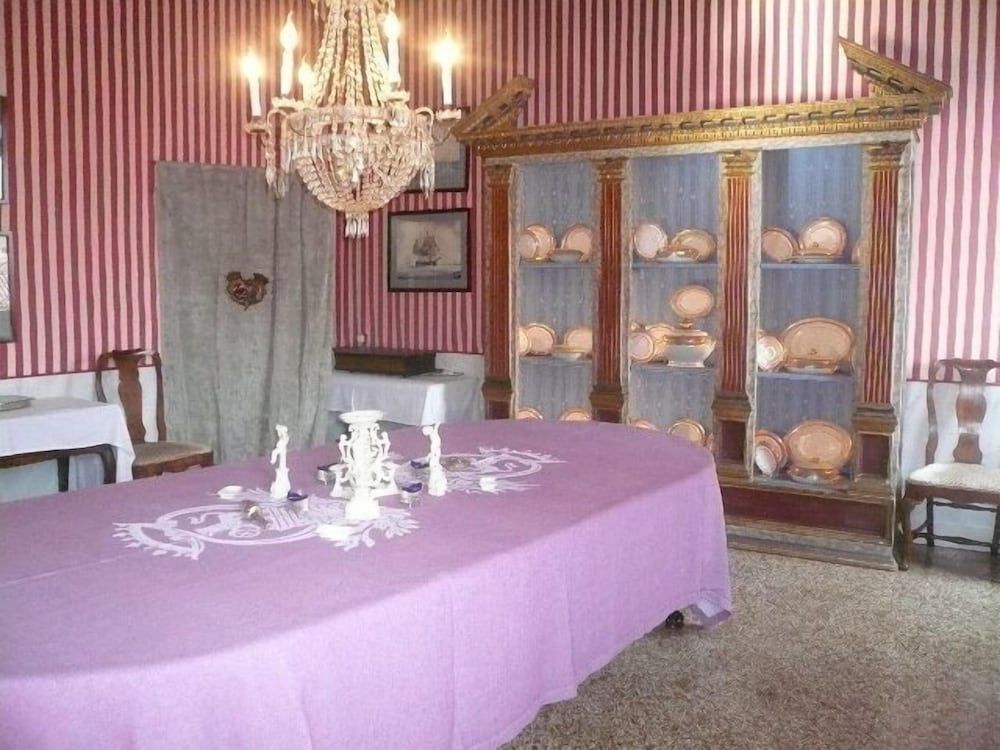 undefined Luxurious Palazzo in Venice in the Rialto Area With Housekeepercook 9