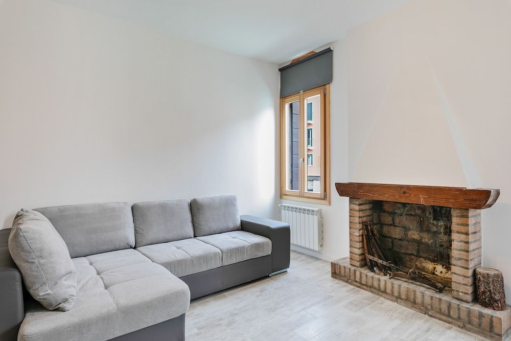 Santa Croce Wonderful Venice Apartment, 2 Bedrooms 17