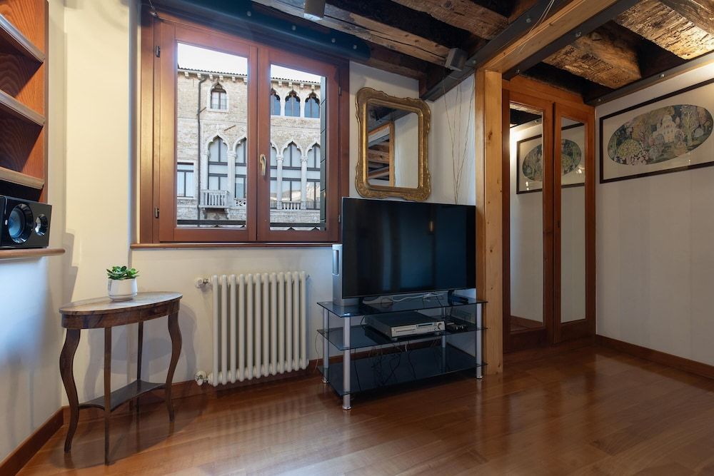 Fortuny 3967 Luxury Suites Wine - Ve-l736-sanm3967at House 42