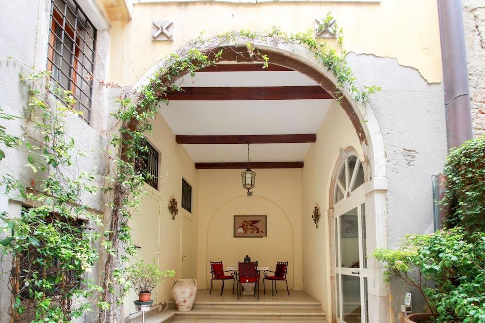 undefined Fortuny 3967 Luxury Suites Wine - Ve-l736-sanm3967at 3