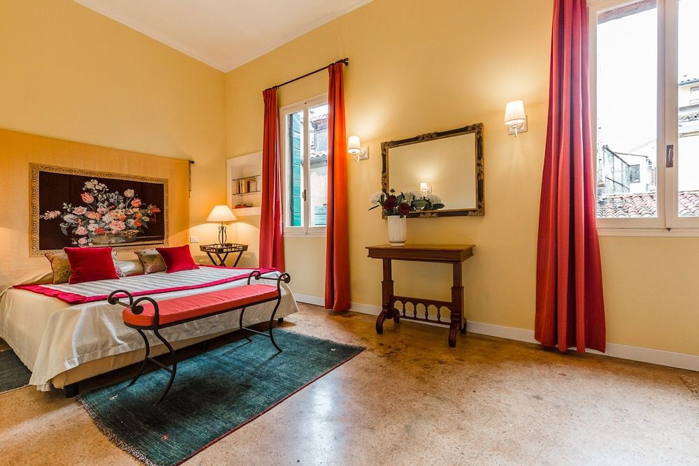 undefined Ca' Grassi 1 Venetian Apartment 2