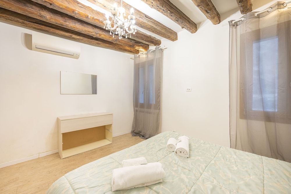 undefined Rialto Suite 5