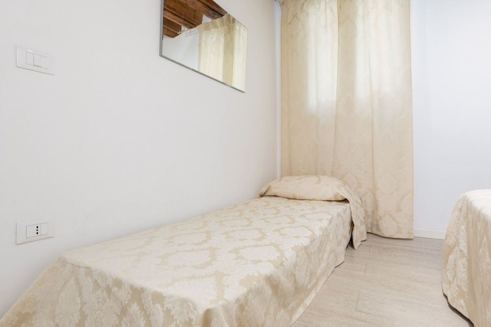 undefined Cadamore 7