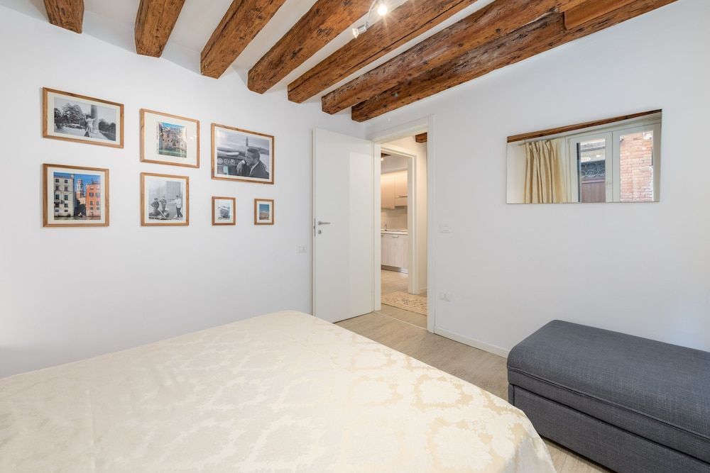 undefined Cadamore 8