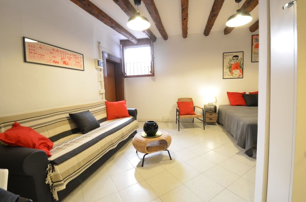 undefined Carlo's Studio