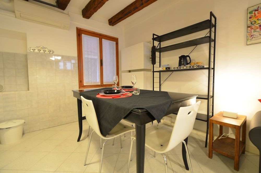 undefined Carlo's Studio 9