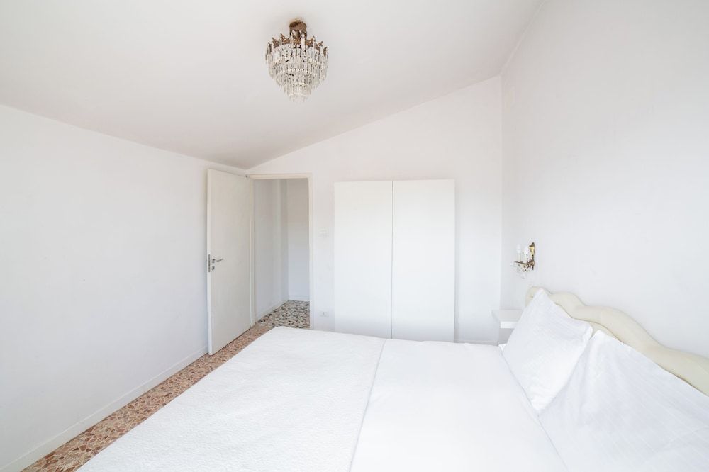 undefined Ca' Rosalba 7