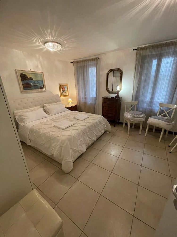 undefined Charme Holidays Venice 4