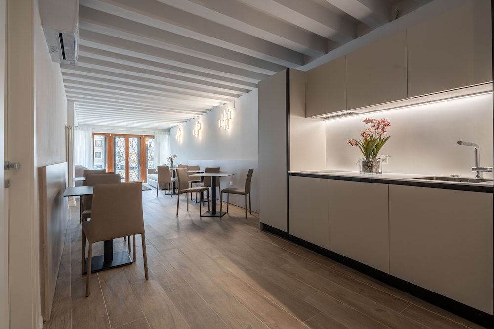 Palace Canal View Junior Suite, Canal View 24