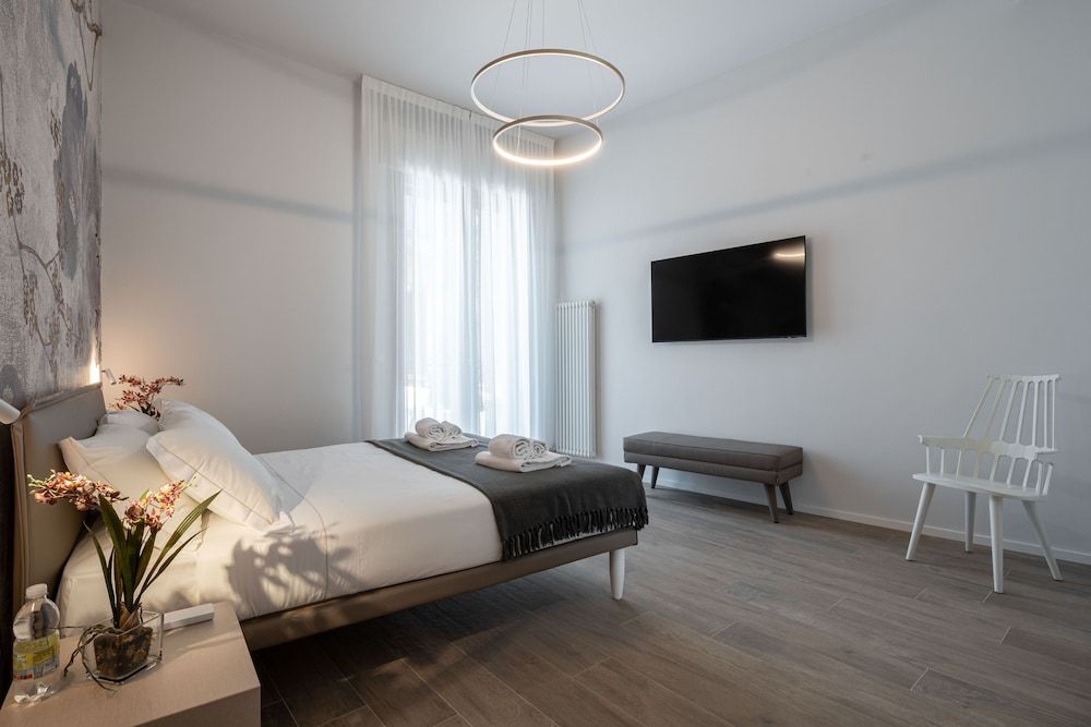 undefined Palace Canal View 3