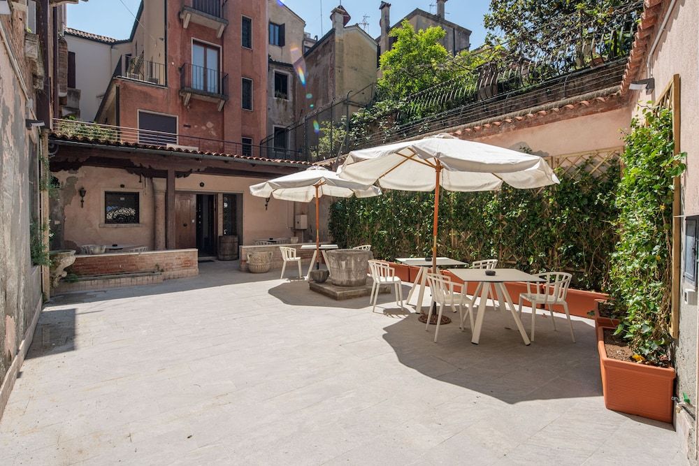 Palace Canal View Junior Suite, Canal View 17