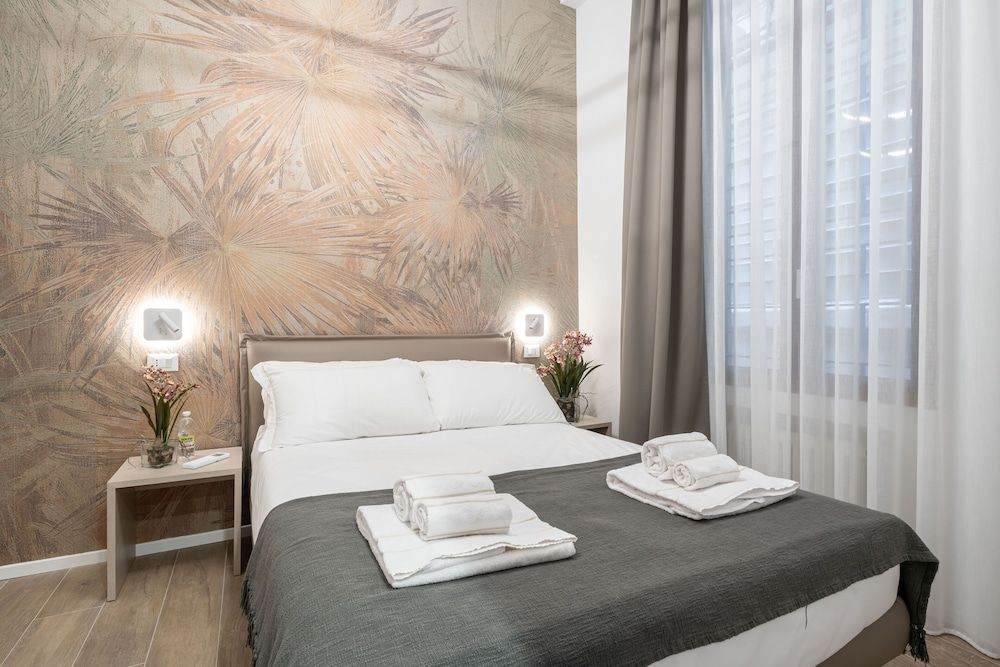 Palace Canal View Deluxe Room 4