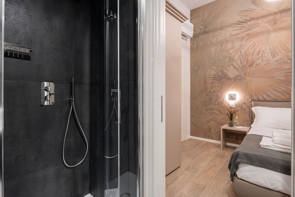 Palace Canal View Deluxe Room 17