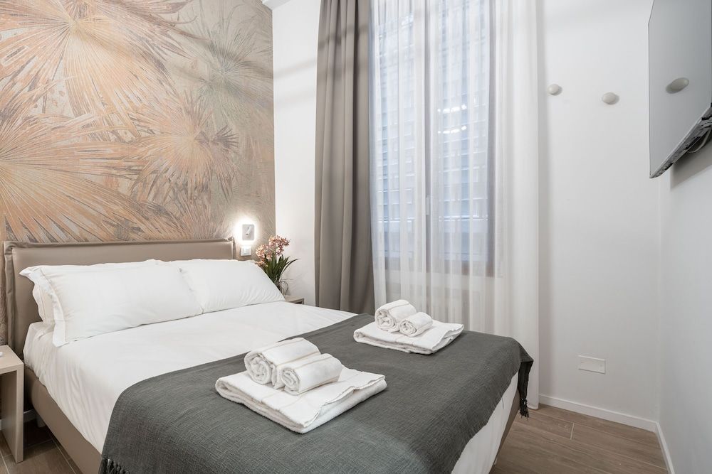 Palace Canal View Deluxe Room 3