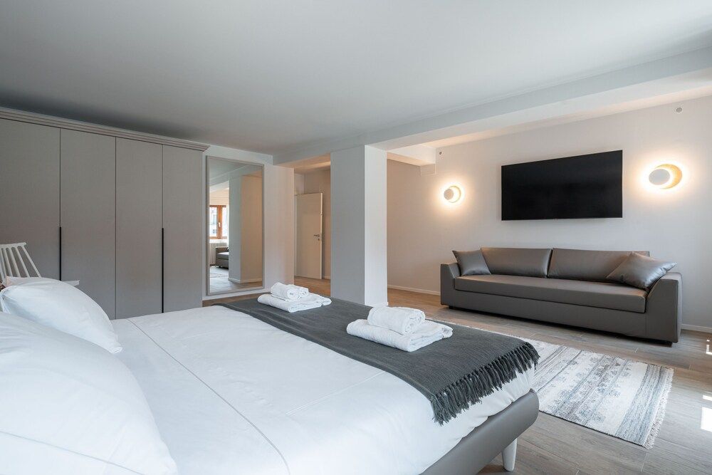 Palace Canal View Superior Suite, Canal View 4