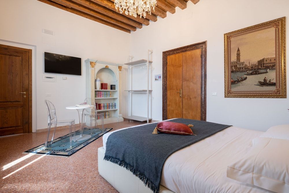 undefined Grand Palace Apartments 8