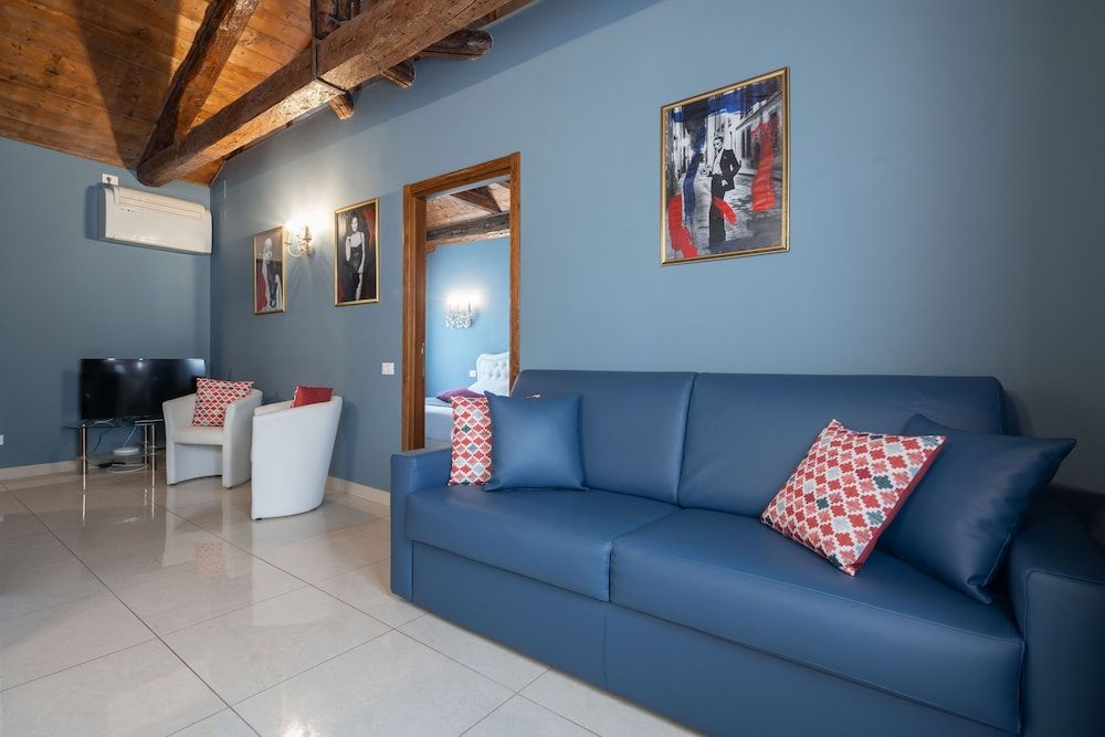 Grand Palace Apartments Design Apartment 14